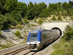 Un TER Marseille > Miramas vers La Couronne