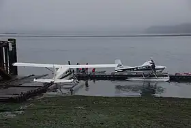 Deux hydravions de Tofino Air sur l'hydroaérodrome en 2009.
