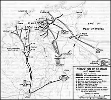 Carte en noir et blanc montrant la région de Saint-Malo et différentes villes, avec des flèches noires et blanches convergeant vers ce point. Des dates précisent l'avancée du front jour après jour.