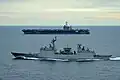 Le ROKS Wang Geon aux côtés de l’USS&nbsp;George Washington&nbsp;(CVN-73) lors d’une patrouille le 29 septembre 2011.