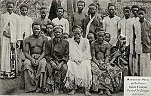 Un chef de Loango et sa cour.