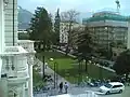 Vue depuis le bâtiment principal.