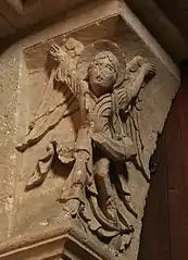 L'Ange à l'olifant (1120-1140).Calcaire, portail sud, piédroit de gauche, chapiteau no&nbsp; p.&nbsp;7.