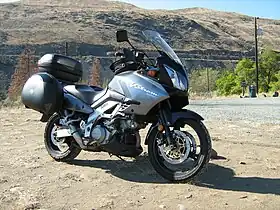 Image illustrative de l’article Suzuki DL 1000 V-Strom - Kawasaki 1000 KLV