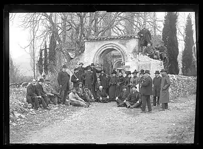 Excursion de la Société de géographie de Toulouse à la Basilique Saint-Just de Valcabrère, fin XIXe&nbsp;siècle