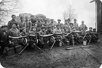 Compagnie de la garde blanche à Leinola le 19 avril 1918 après la prise de Tampere.