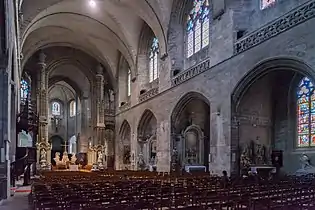 Intérieur, vue générale.