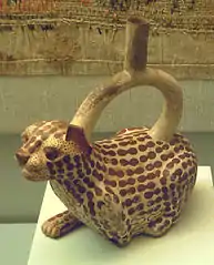 Aquamanile en céramique. Culture moche, Pérou, 100 av. J.-C. - 700 ap. JC