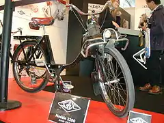 Solex 2200 de 1962, freins à patins (selle non d'origine).