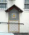 Entrée pour handicapés de l'allée pour Versace Mansion