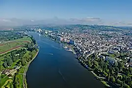 Vue aérienne de Vichy et de la rivière Allier en 2013