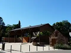 La halle de Villac.