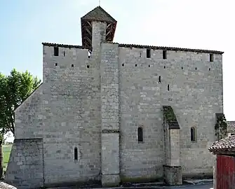Le mur nord avec les appuis des hourds