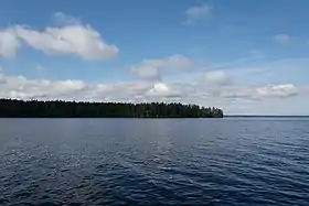 Le lac Virmasvesi vu de la  route Suonenjoentie à Karttula.