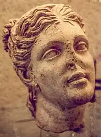 Tête de femme (Vulci).