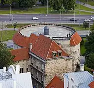 La tour vue de l'église Saint-Olaf.