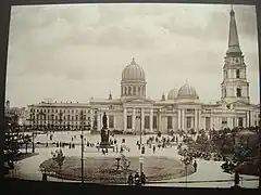La place de la Cathédrale au début du XXe&nbsp;siècle