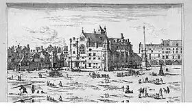 L'église et le cimetière des Saints-Innocents avant 1655. <div class="NavFrame" style=" clear:both; margin-bottom:1em;  border-style:solid;  border-color:  <div class="NavHead" style="text-align:center; min-height:1.6em; background-color:  On reconnaît sur la gauche le Vieux charnier et au fond, bordant la rue Saint-Denis, l’église des Saints-Innocents et le petit charnier. Au premier plan, au centre, le prêchoir et sur la droite la tour Notre-Dame des Bois, reconnaissable à sa forme octogonale, se trouvaient sur l’actuel emplacement de la rue Pierre-Lescot. À l’extrême droite, on devine le long de la rue de la Ferronnerie, le début du charnier des Lingères. Une inhumation en fosse est représentée. La fontaine de Jean Goujon, est à gauche de la gravure. Elle n’y est pas visible car elle fait l'angle des rues aux Fers et Saint-Denis. Elle est donc en dehors du cimetière et adossée à l'église. &nbsp;