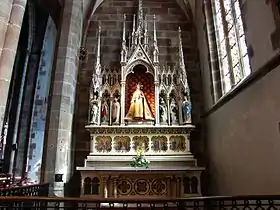 Autel secondaire "Vierge à l'enfant" (XIXe&nbsp;siècle), statue (XVIIIe&nbsp;siècle).