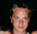 Devon Sawa joue Stan dans la vidéo éponyme