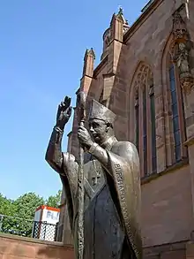 Statue de l'évêque Burchard de Worms