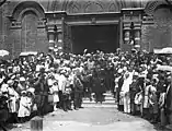 Le général Wrangel, chef des Armées blanches, devant l'église de  Tsarytsine, 15 octobre 1919