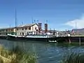 Le M.N. Yavari, canonnière péruvienne sur le lac Titicaca ayant fonctionné à la bouse de lama.