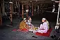 Pause déjeuner avec du nân à l'usine Yodgorlik