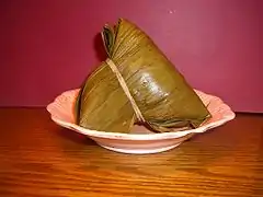 Zongzi chinois, mets fait de riz glutineux et pouvant être fourré au dousha.
