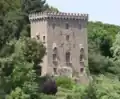 Tour de Monticci (base du XIIe&nbsp;siècle, reconstruite au XXe&nbsp;siècle) sur les hauteurs d'Ajaccio.